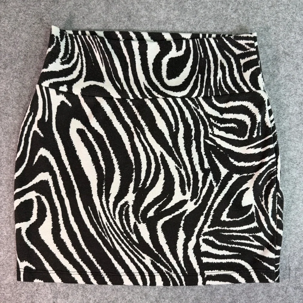 BODY CENTRAL Zebra Print Mini Skirt Black White Stretch High Waist Women's M 80s